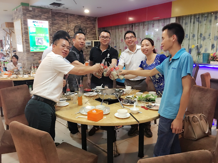 1467621867_12.jpg 6月員工生日會配圖3.jpg